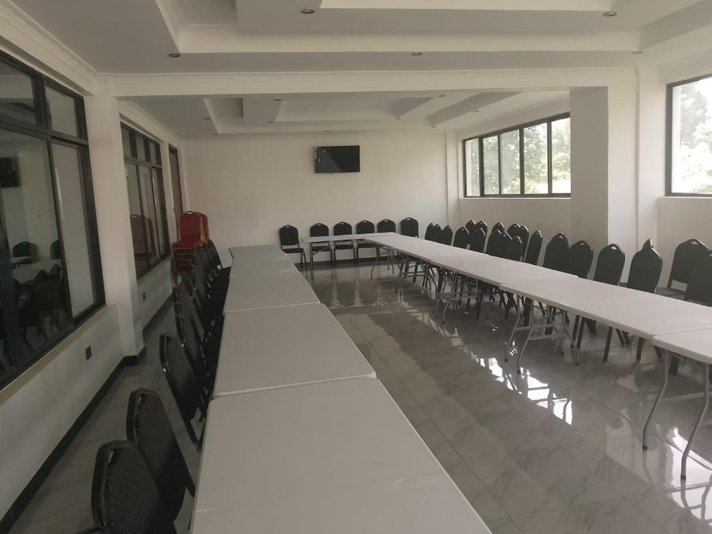 Water Pavilion Hotel Keroka Ngoại thất bức ảnh