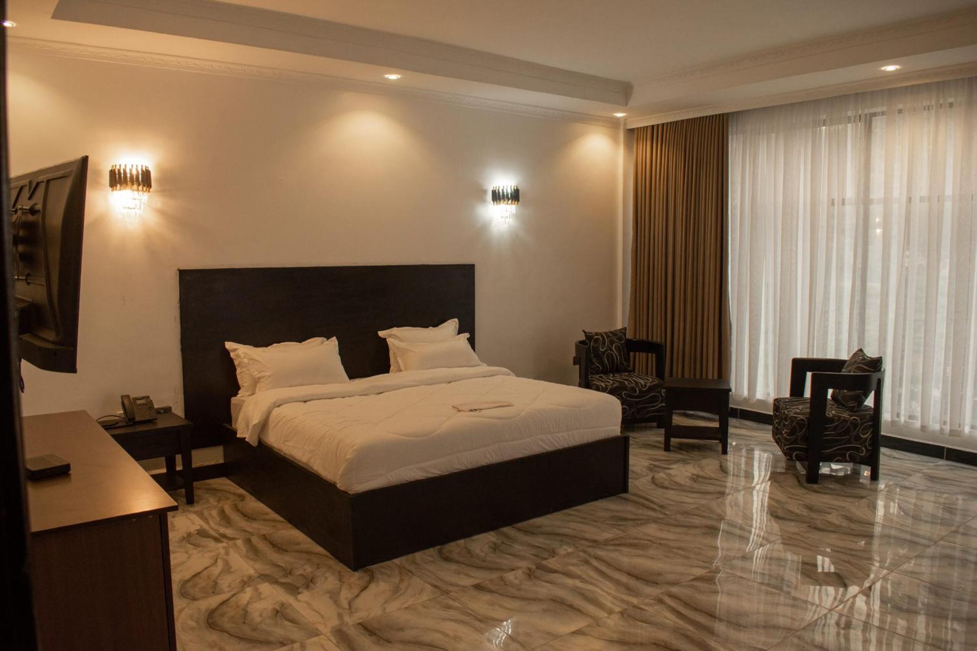 Water Pavilion Hotel Keroka Ngoại thất bức ảnh