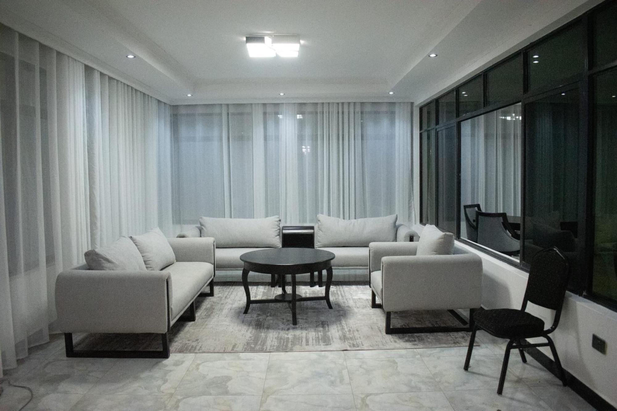 Water Pavilion Hotel Keroka Ngoại thất bức ảnh
