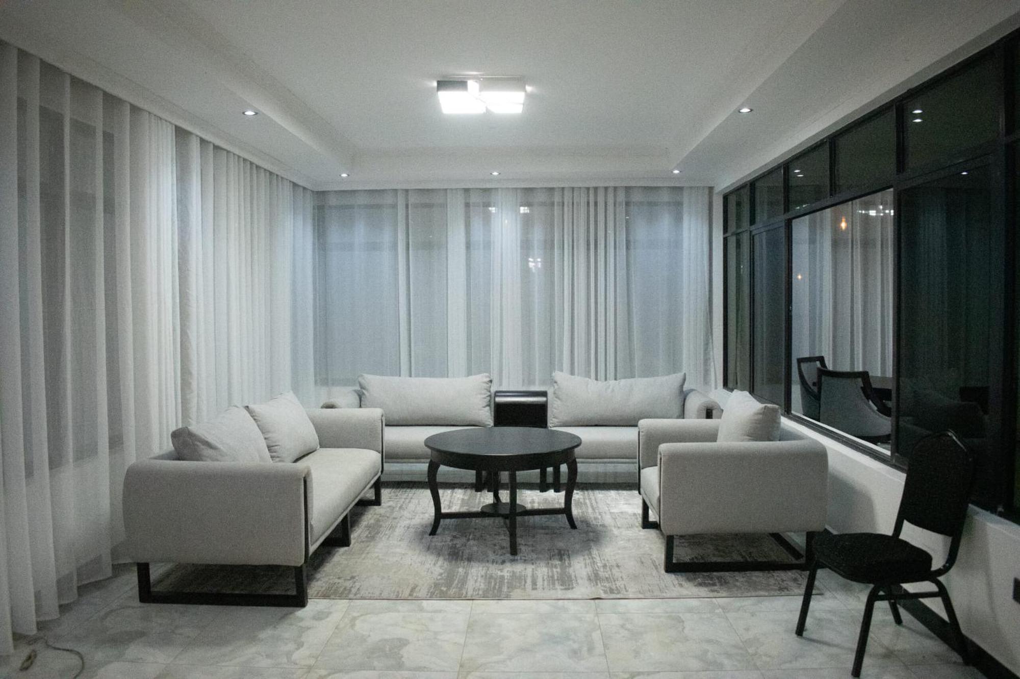 Water Pavilion Hotel Keroka Ngoại thất bức ảnh