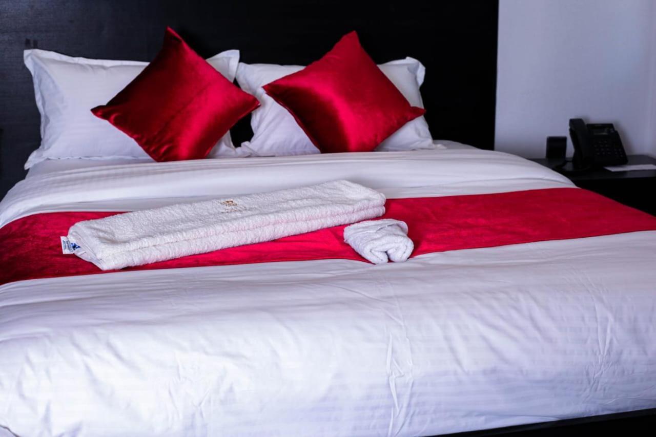 Water Pavilion Hotel Keroka Ngoại thất bức ảnh